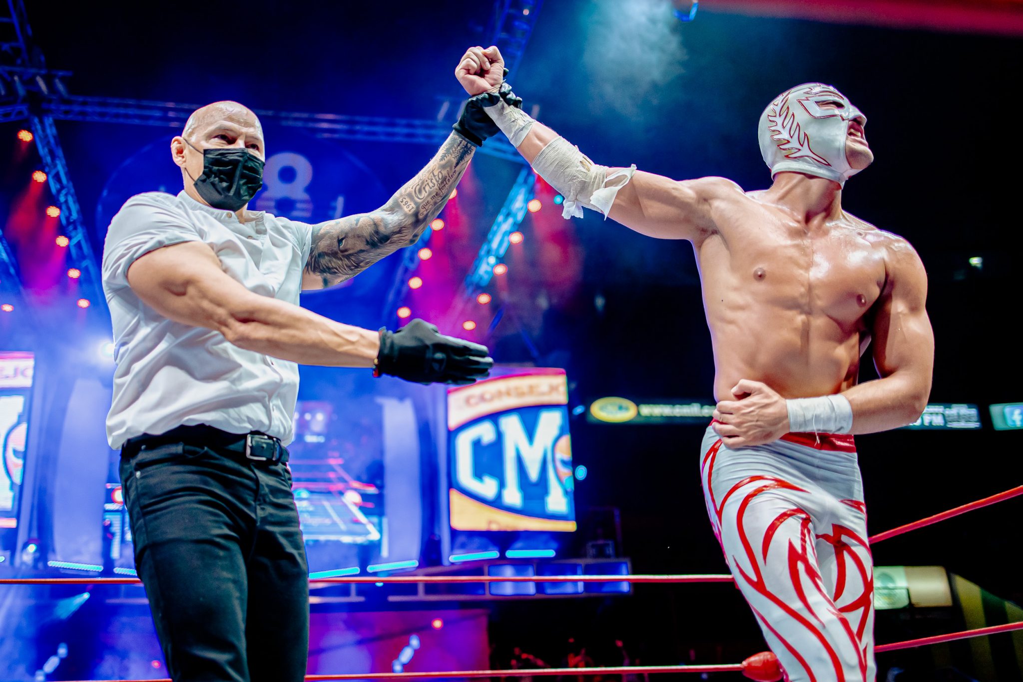 ¡SOBERANO JR., PRIMER FINALISTA DEL TORNEO LEYENDA DE PLATA! - CMLL